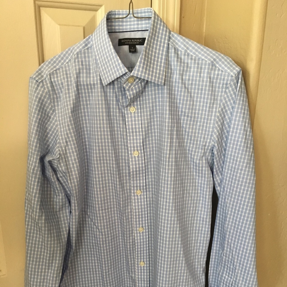 Banana Republic small dress shirt never worn.